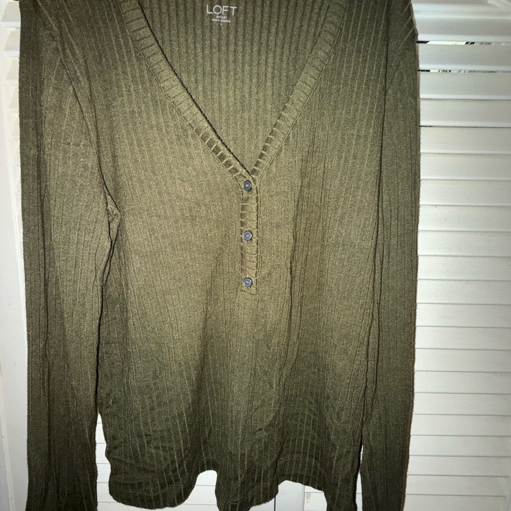 LOFT Olive Ribbed V-Neck Henley Sweater - Olive Green NWOT